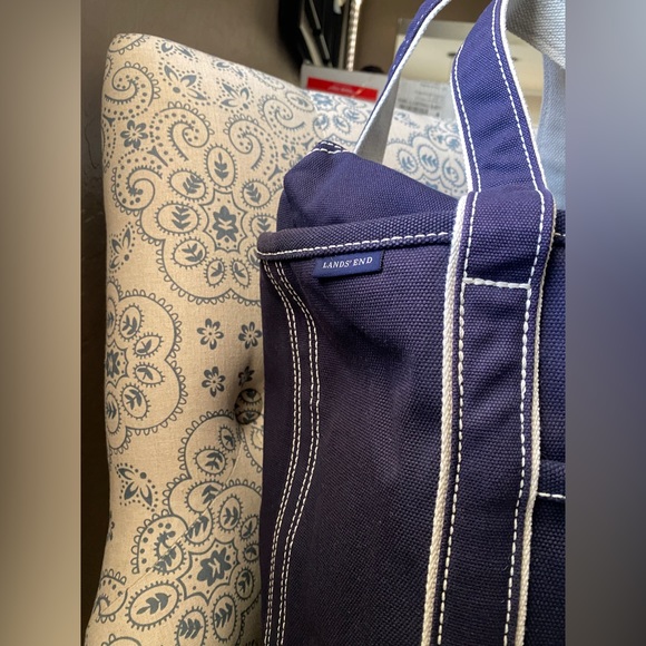 Lands’ End Medium Solid Color 5 Pocket Open Top Canvas Tote Bag - Lauren - Picture 2 of 9